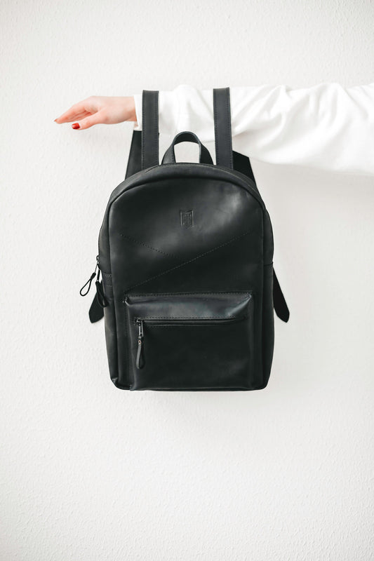 Minimalist Women's Leather Urban Backpack