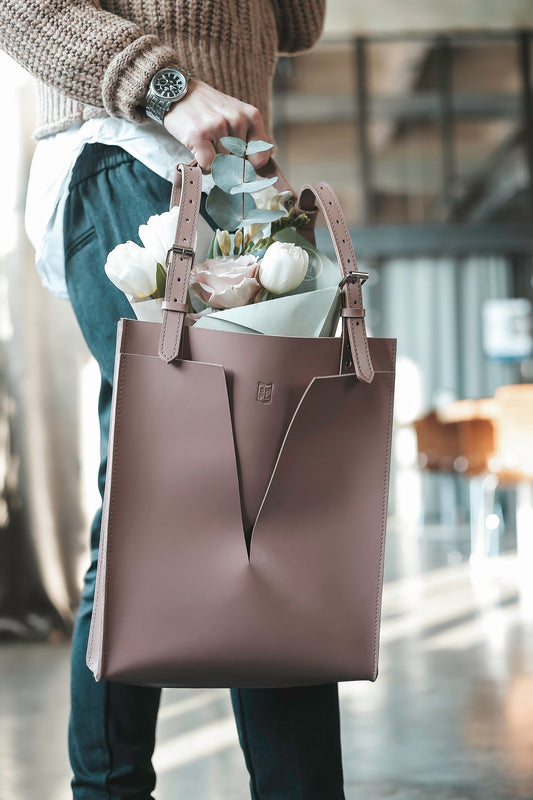 Real Leather Handbag, Beautiful and Elegant Weekender Bag, Light Pink